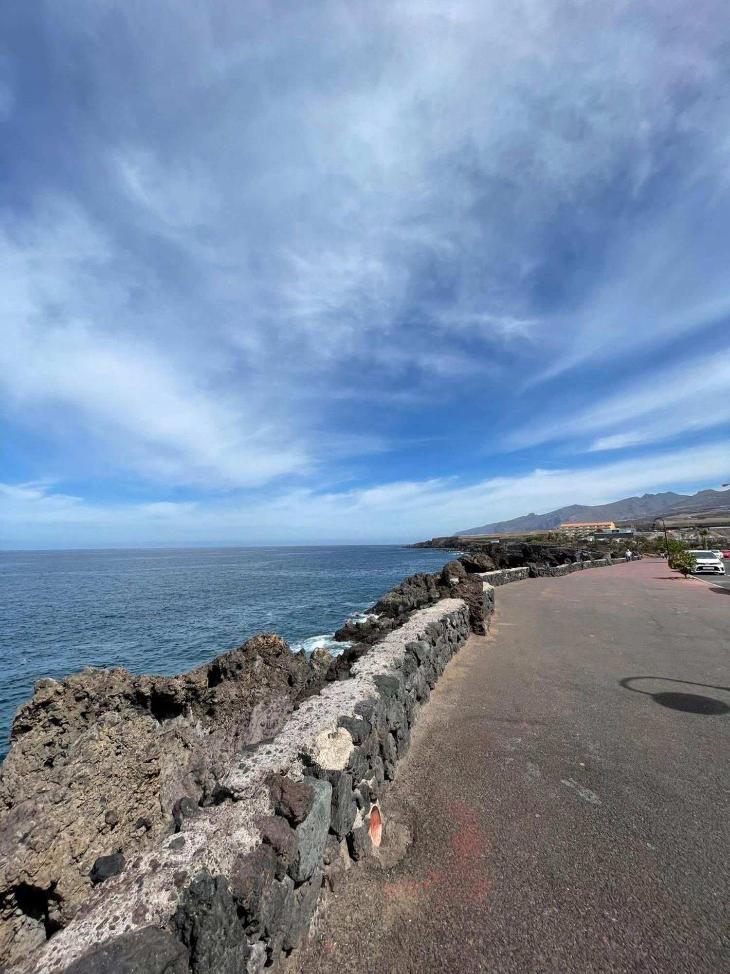 Seaside Paradise - 2 Bedroom Apartment With Ocean Views & Air Conditioning In Playa San Juan Luaran gambar