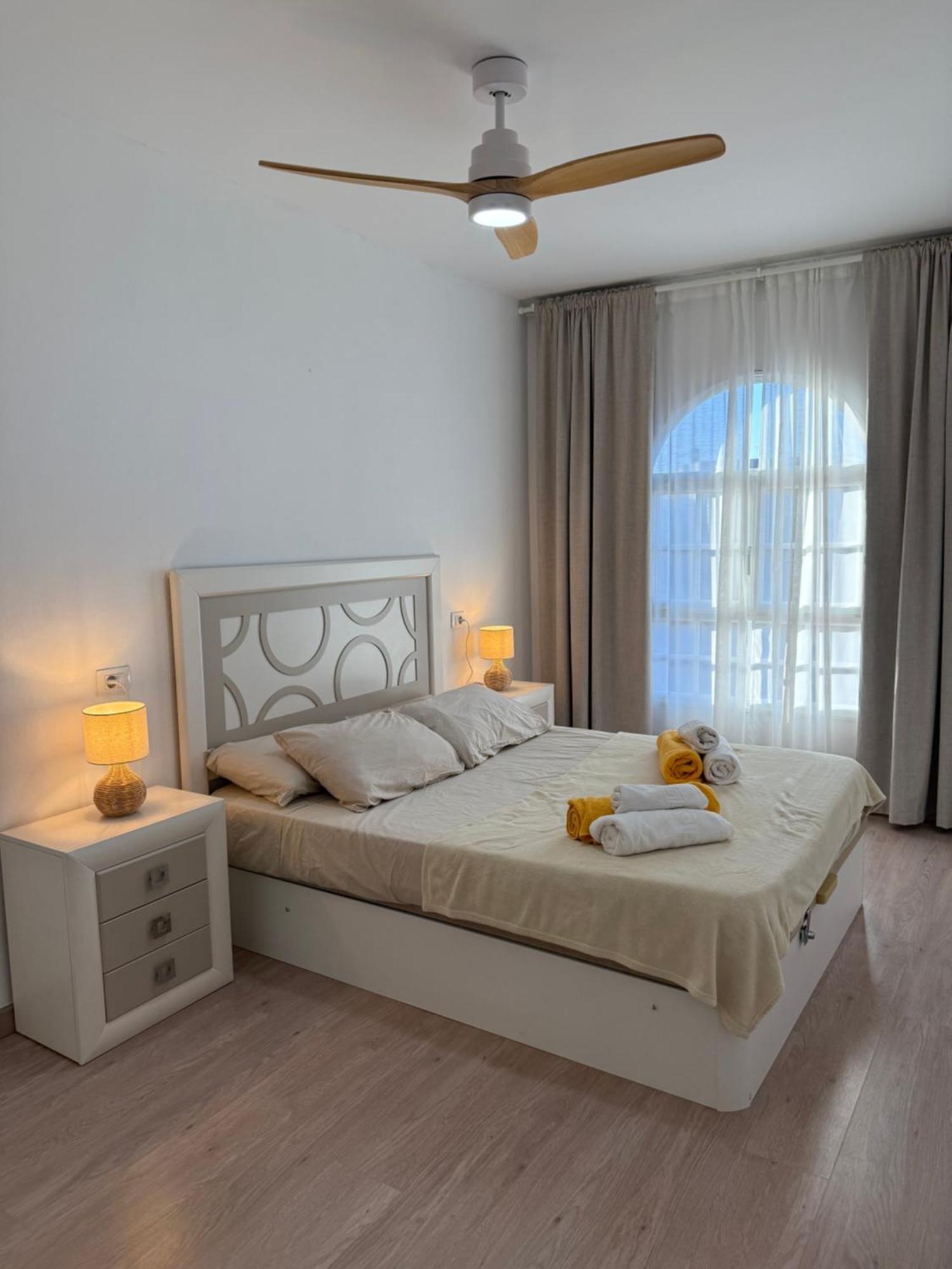 Seaside Paradise - 2 Bedroom Apartment With Ocean Views & Air Conditioning In Playa San Juan Luaran gambar